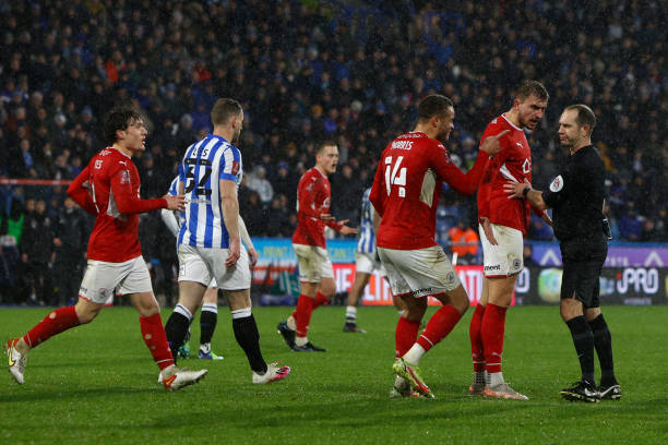 轻球员树立 轻球员树立